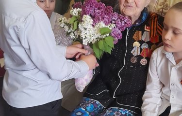 Поздравили ветерана Козлову Марию Сергеевну